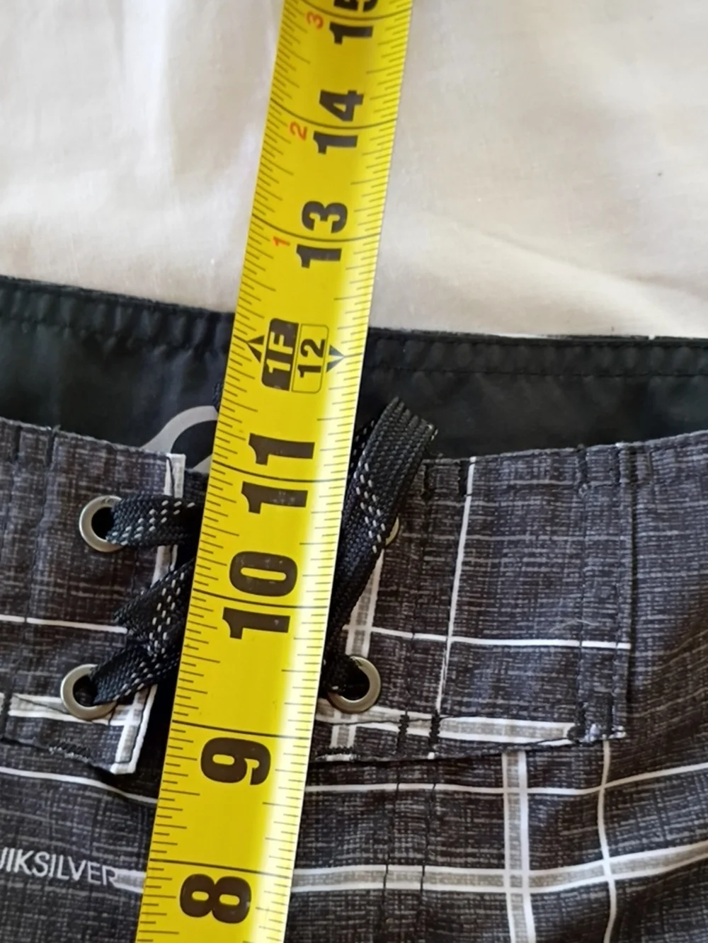 NWOT Quiksilver Men’s Black Plaid Boardshorts Size 34x21 Summer Swim
